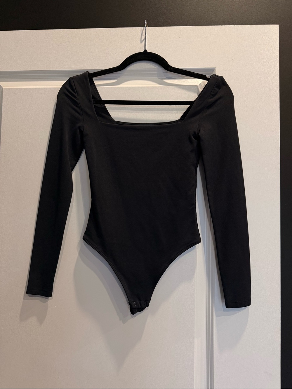 Aritzia Babaton Contour Squareneck Bodysuit
